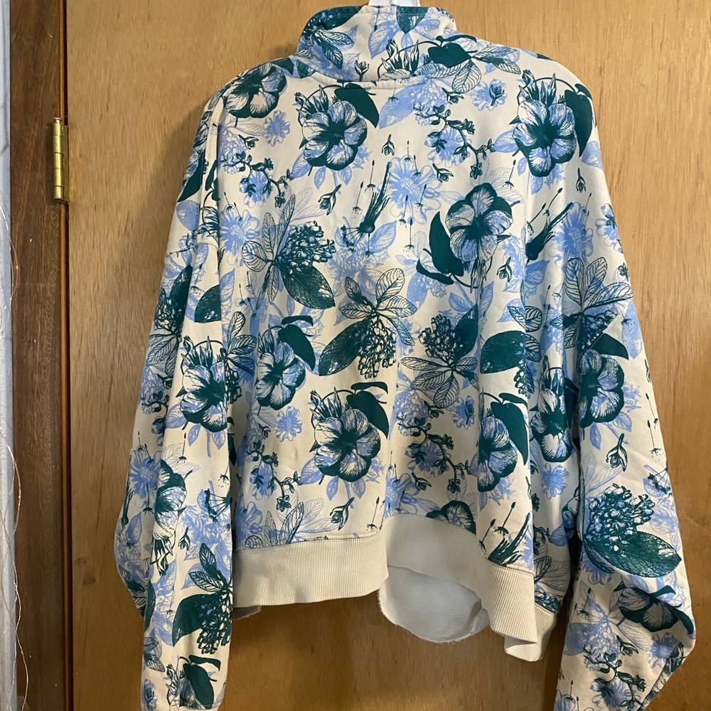 Fabletics Cream Pullover - Picture 2 of 4